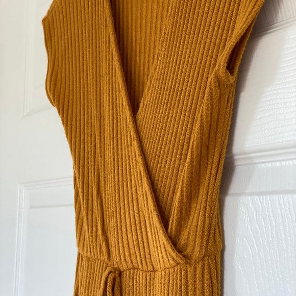 Forever 21 Surplice Ribbed Culotte Jumpsuit - Picture 7 of 8